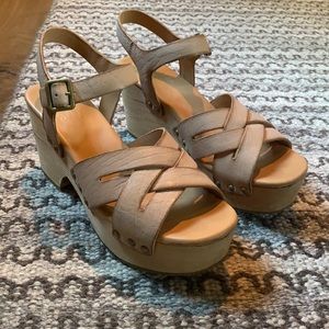 Kork- Ease platform leather sandal